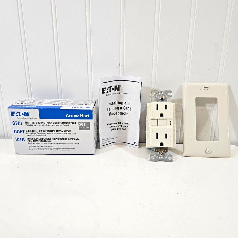 Eaton SGF20W Self-Test GFCI Duplex Receptacle Outlet White w/ Wall Plate